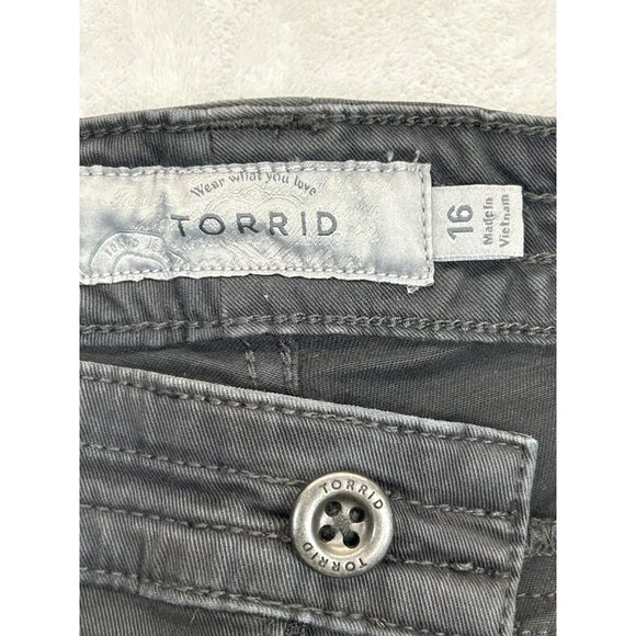 Torrid Shorts Womens 16 Plus Gray Bermuda Flat Front Canvas - Picture 4 of 7